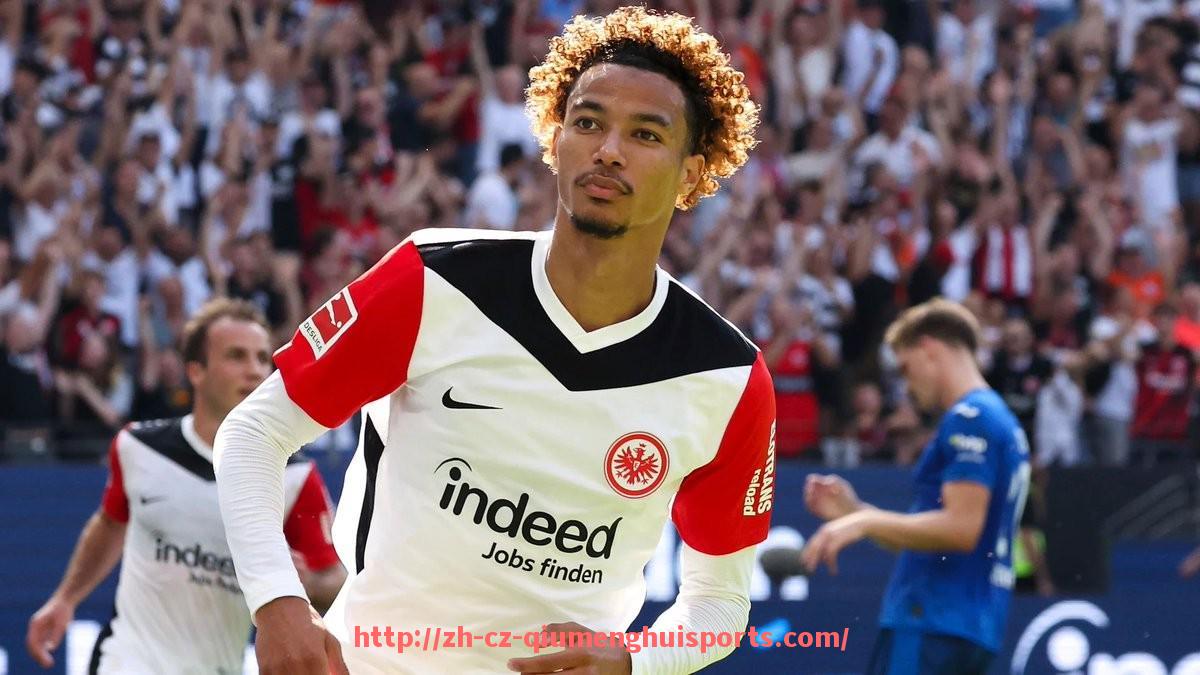 球盟会官网-世俱杯中积极参与公益活动的球员行为与社会形象探讨